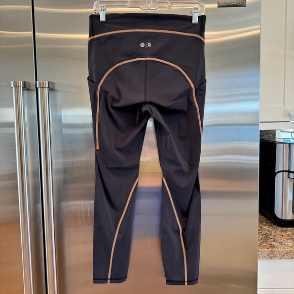 NWT Lululemon Power Thru Legging x Barry’s Tights in Black Orange colour seam - Picture 4 of 16